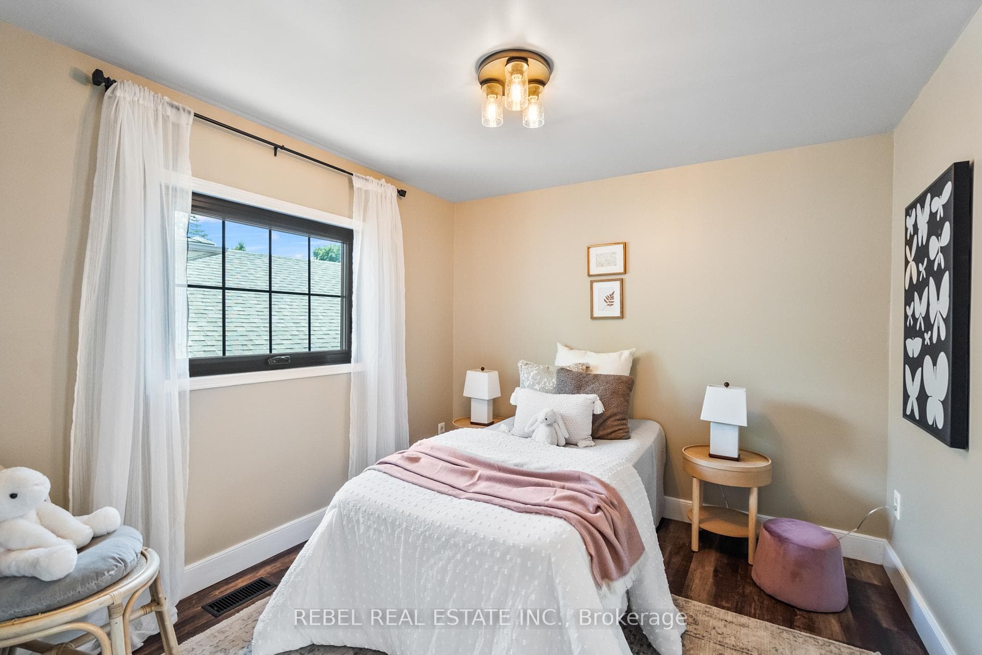 1464 Trowbridge Drive photo 23