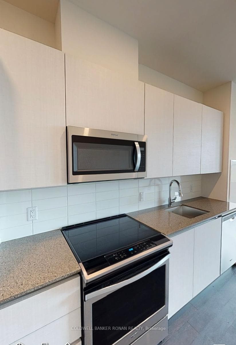 21 Matchedash Street Unit 322 photo 10