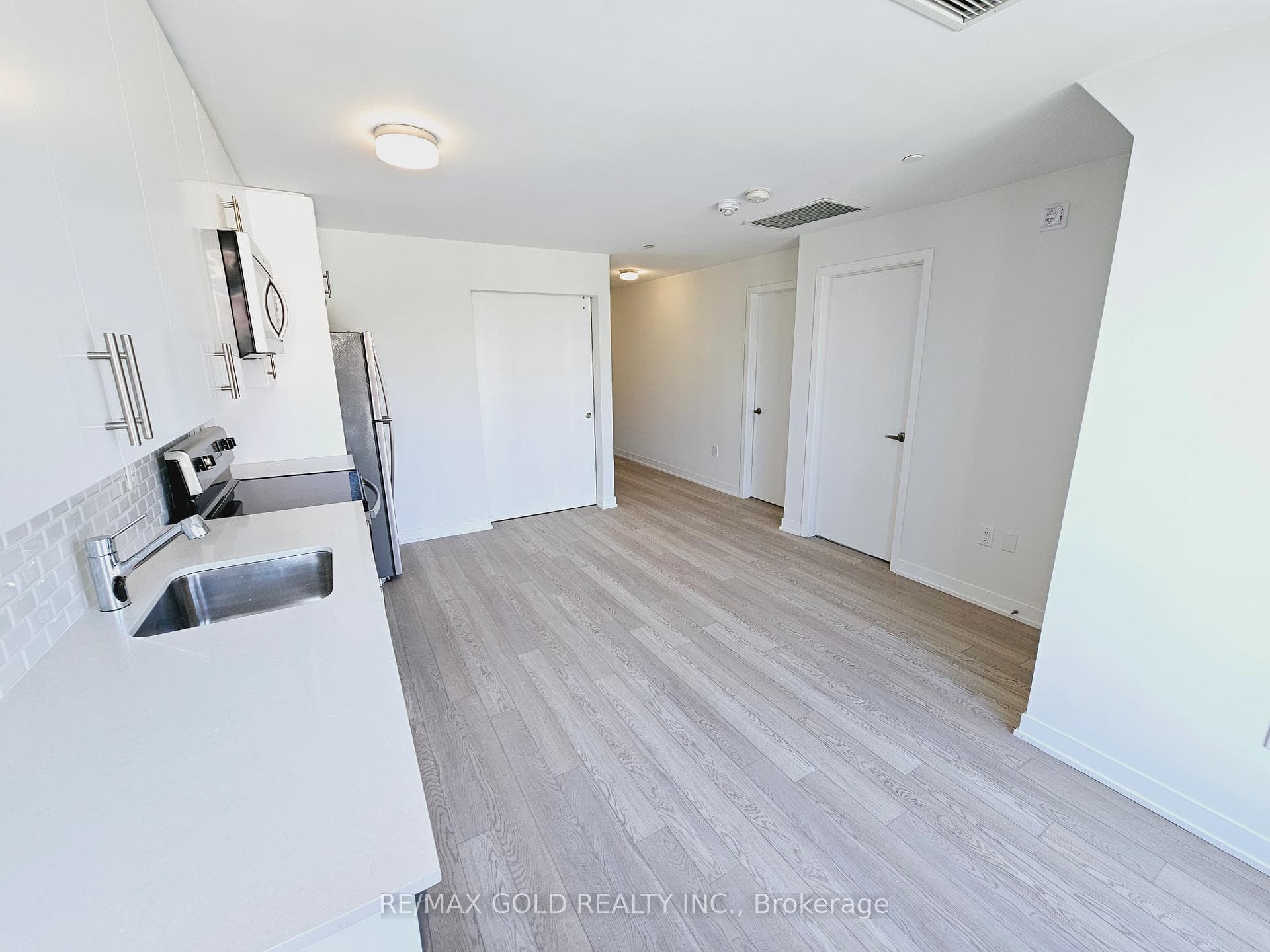 3401 Ridgeway Drive Unit 411 photo 13