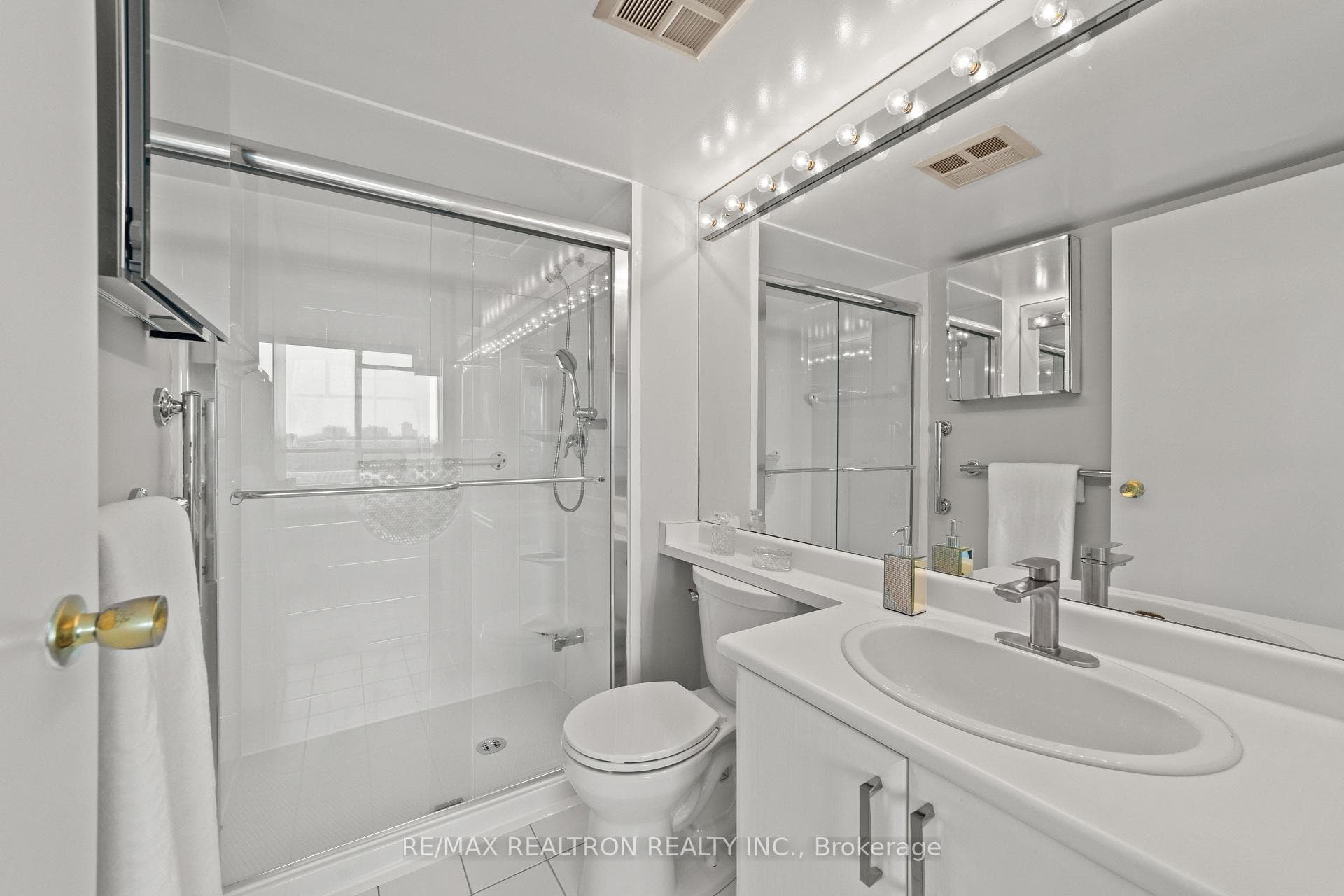 1131 Steeles Avenue Unit 1508 photo 29