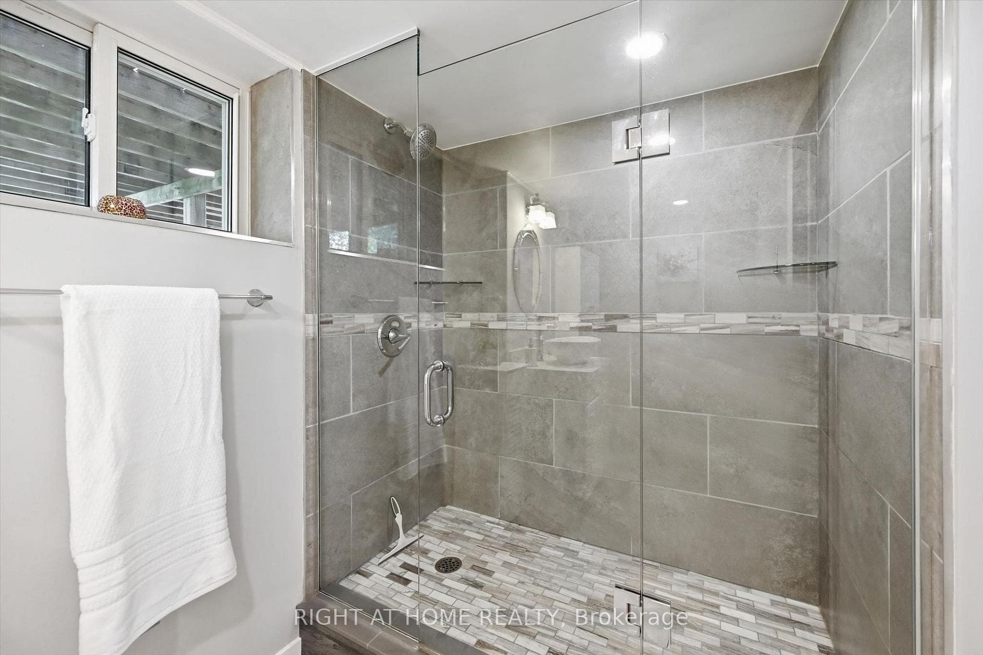 263 Weir's Lane photo 31