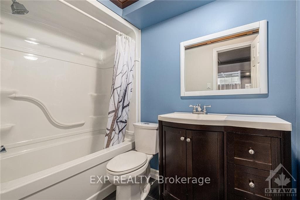 1876 SUNLAND Drive photo 11