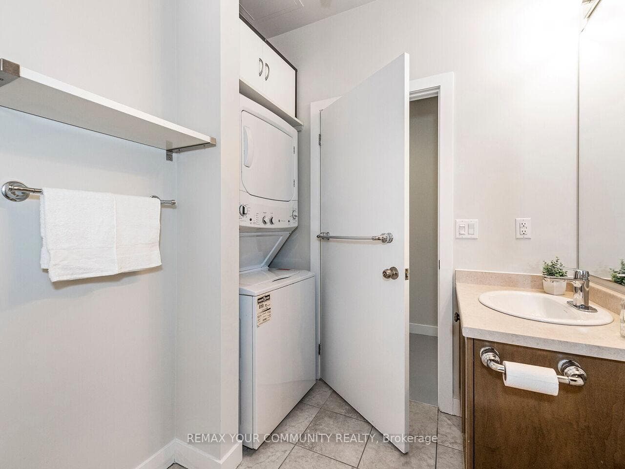 2 Fieldway Road Unit 601 photo 31