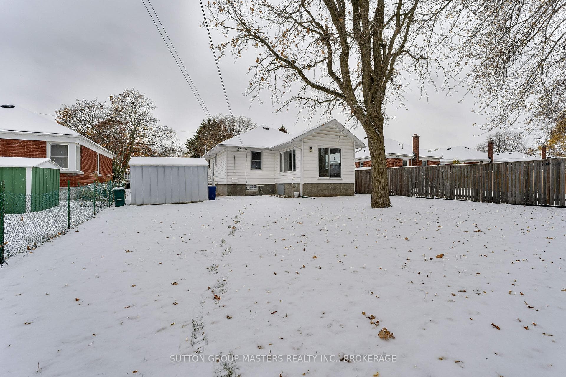 913 Victoria Street photo 32