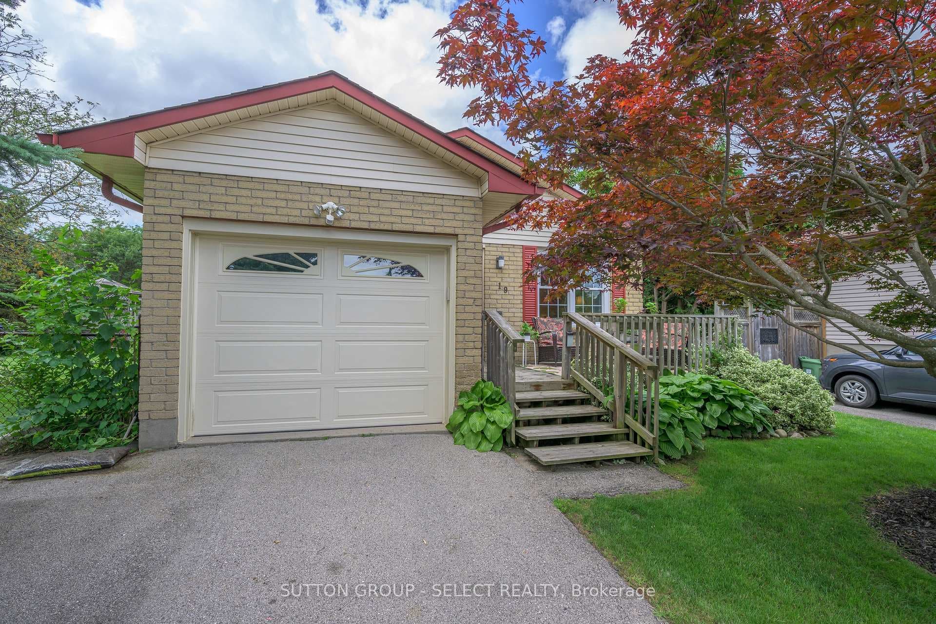 19 Banting Crescent photo 1