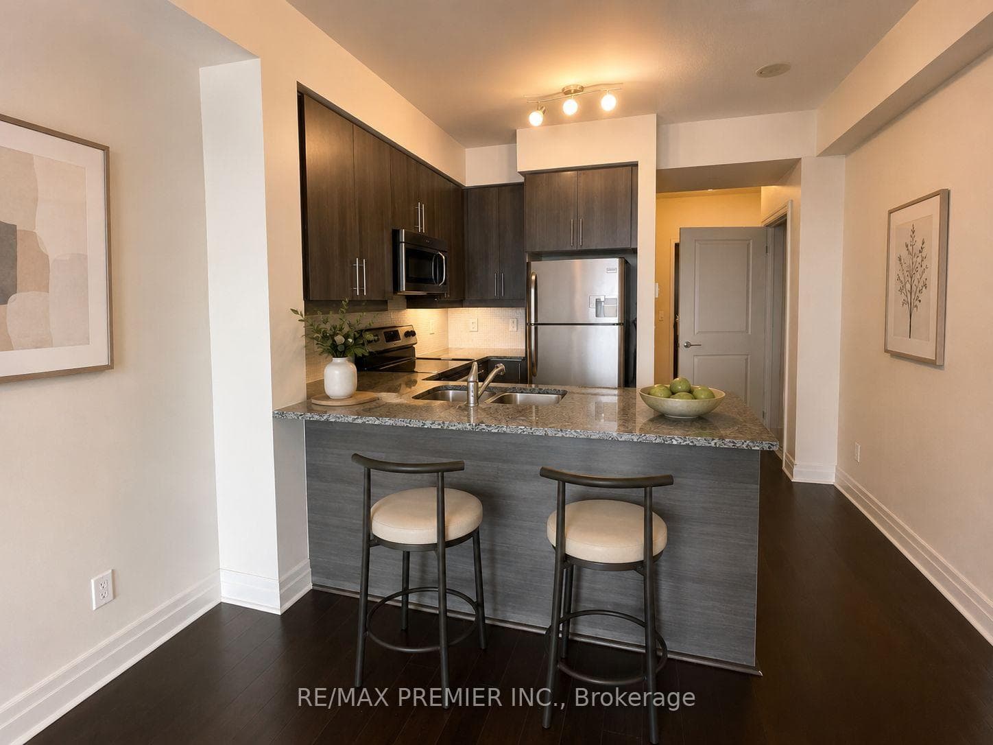 8110 Birchmount Road Unit 506 photo 4