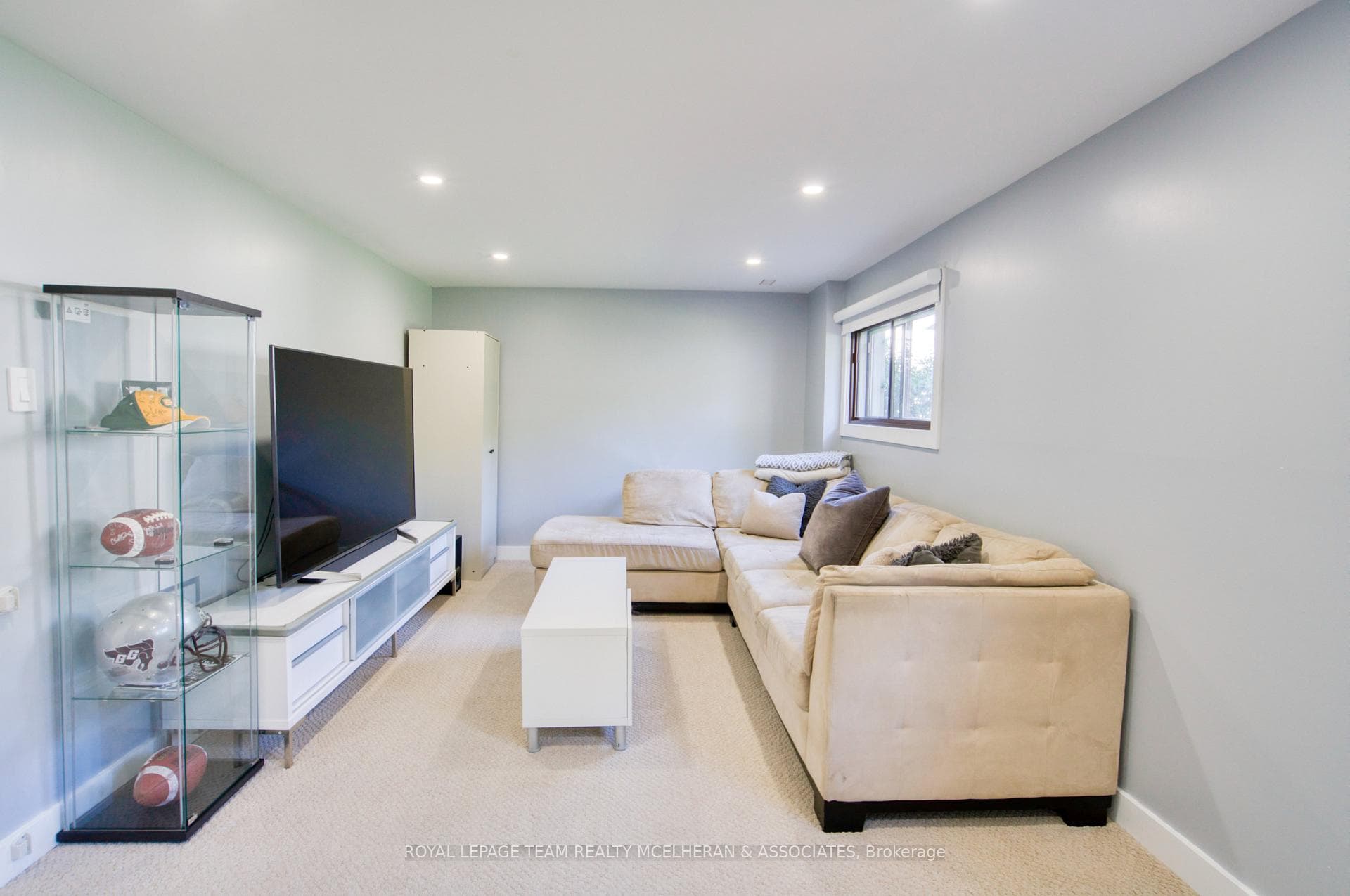 655 Browning Avenue photo 39