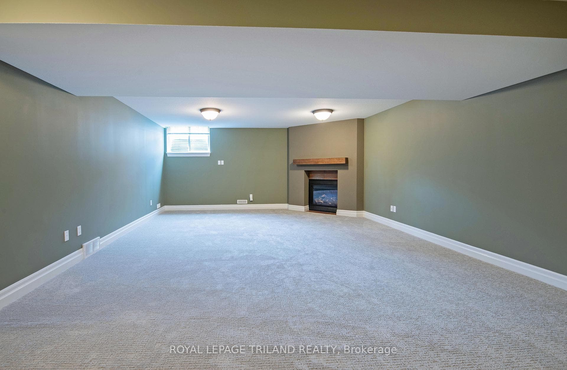 1571 Coronation Drive Unit 9 photo 29