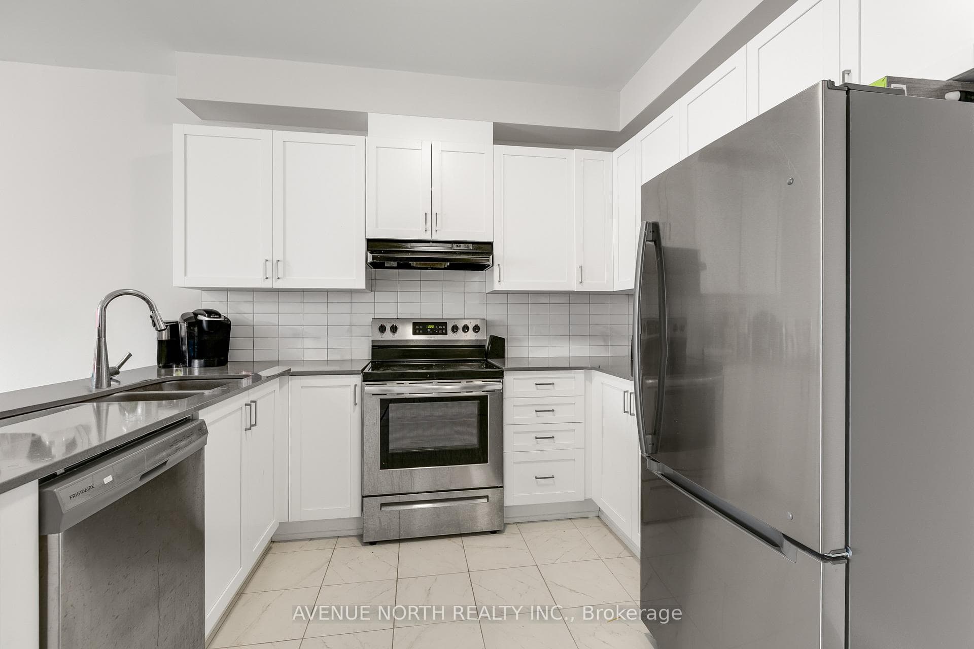 834 Bascule Place photo 5