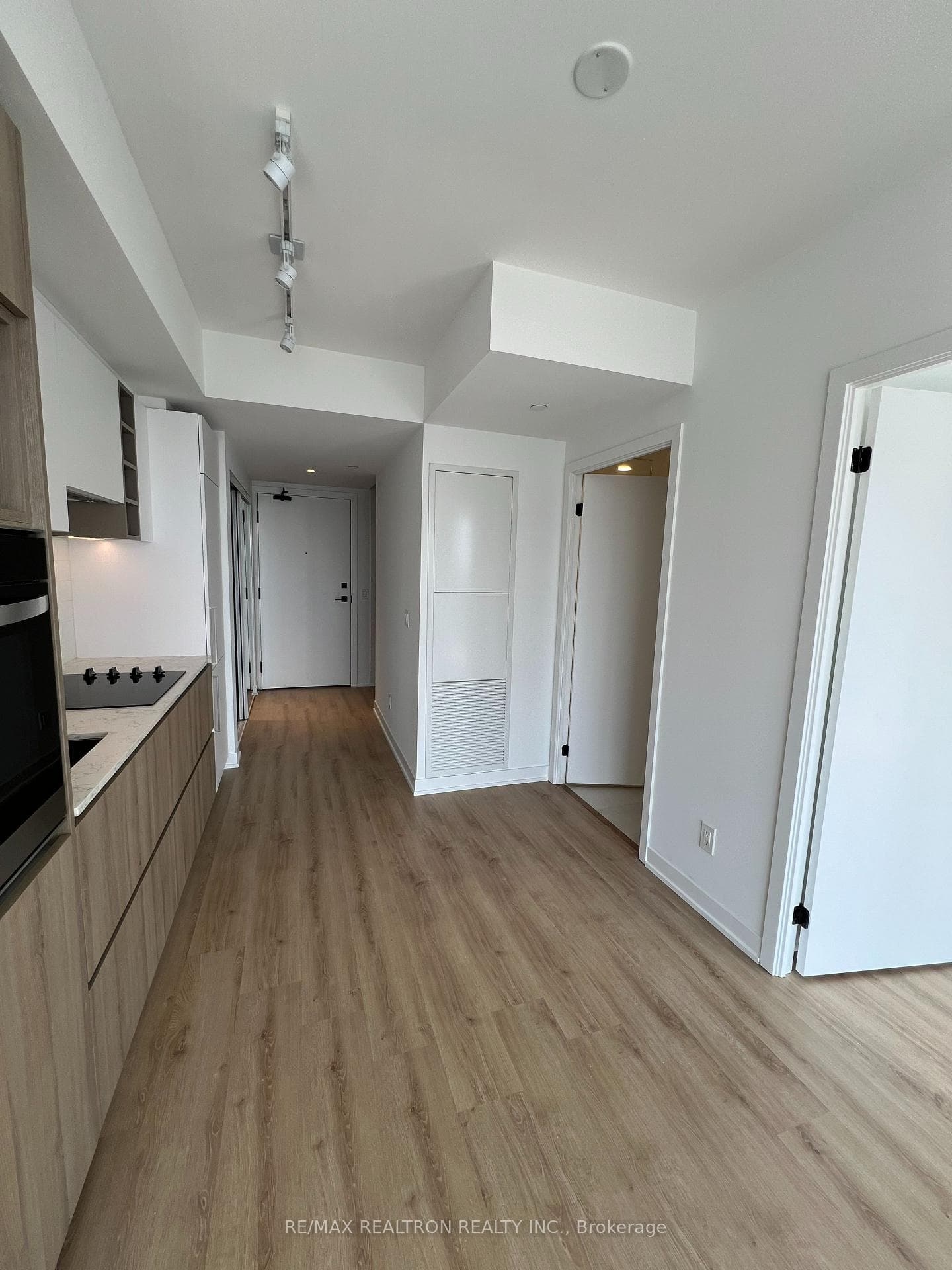 319 Jarvis Street Unit 3216 photo 9