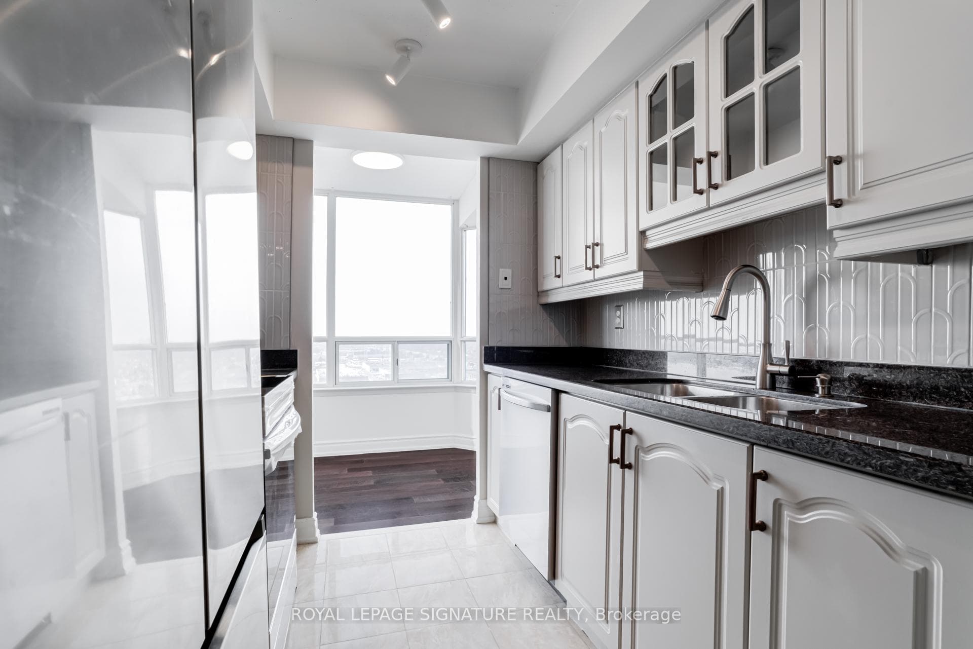 550 Webb Drive Unit 2009 photo 16