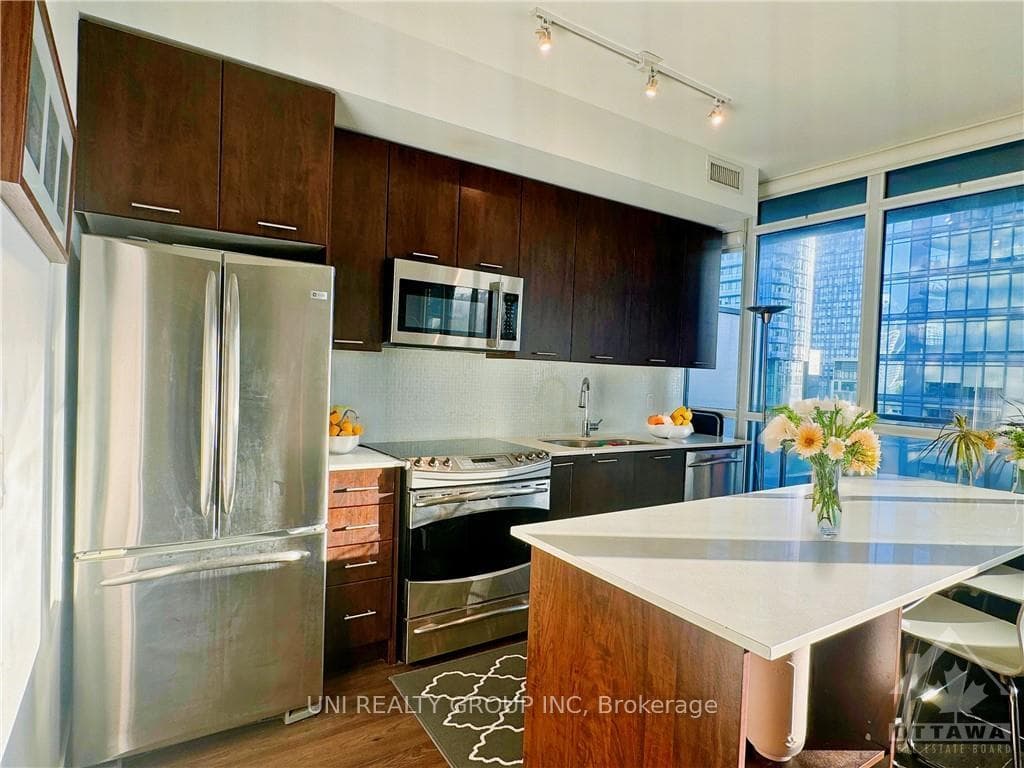 169 FORT YORK Boulevard Unit 706 photo 9