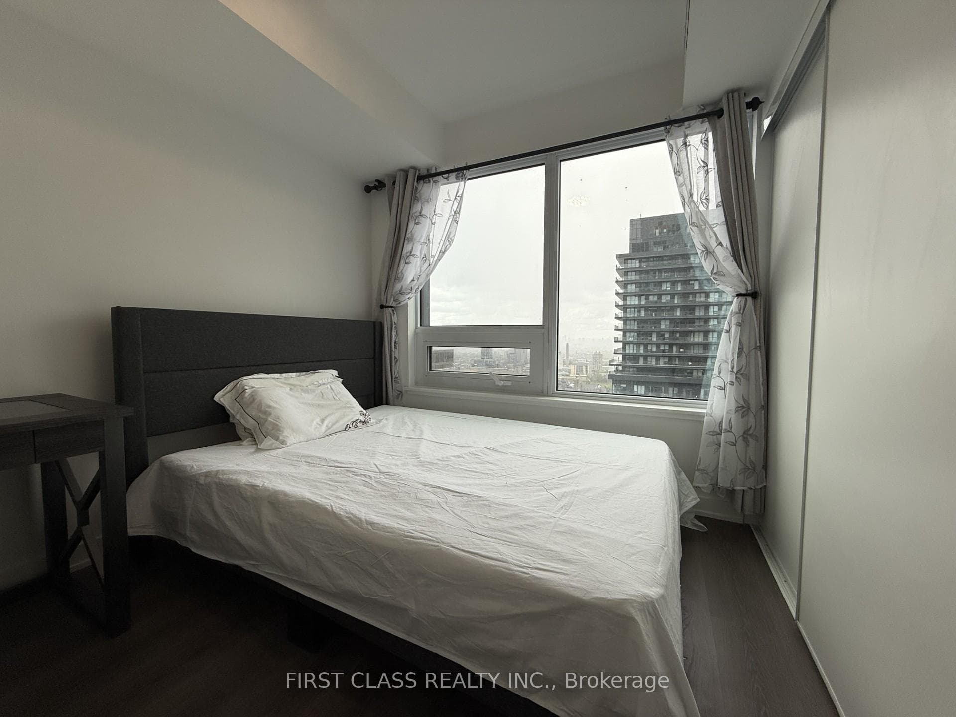 8 Wellesley Street Unit 4101 photo 13
