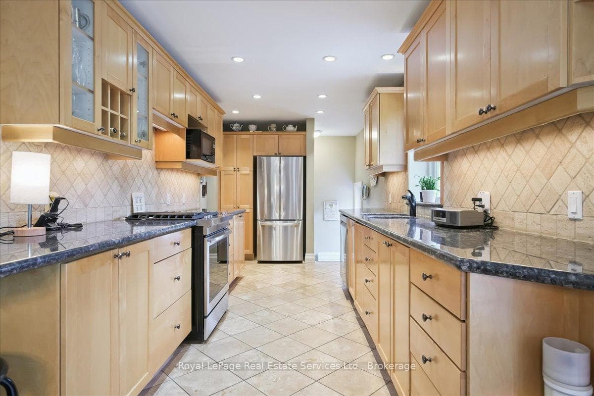 281 Pinehurst Drive photo 17