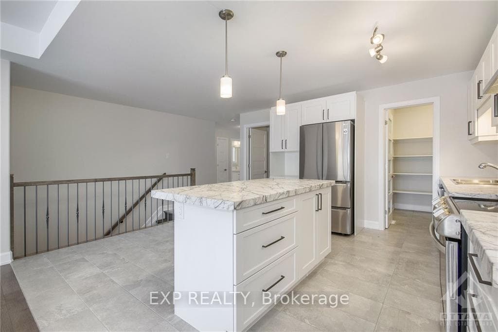 709 AZURE Street photo 9