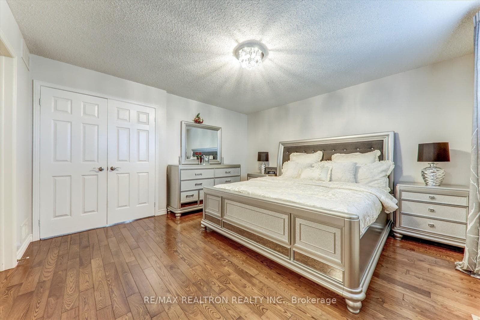 54 Stagemaster Crescent photo 17