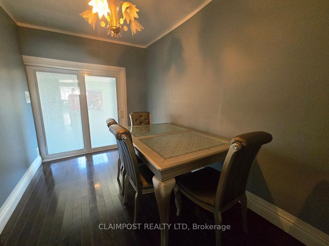 62 Golden Avenue photo 6