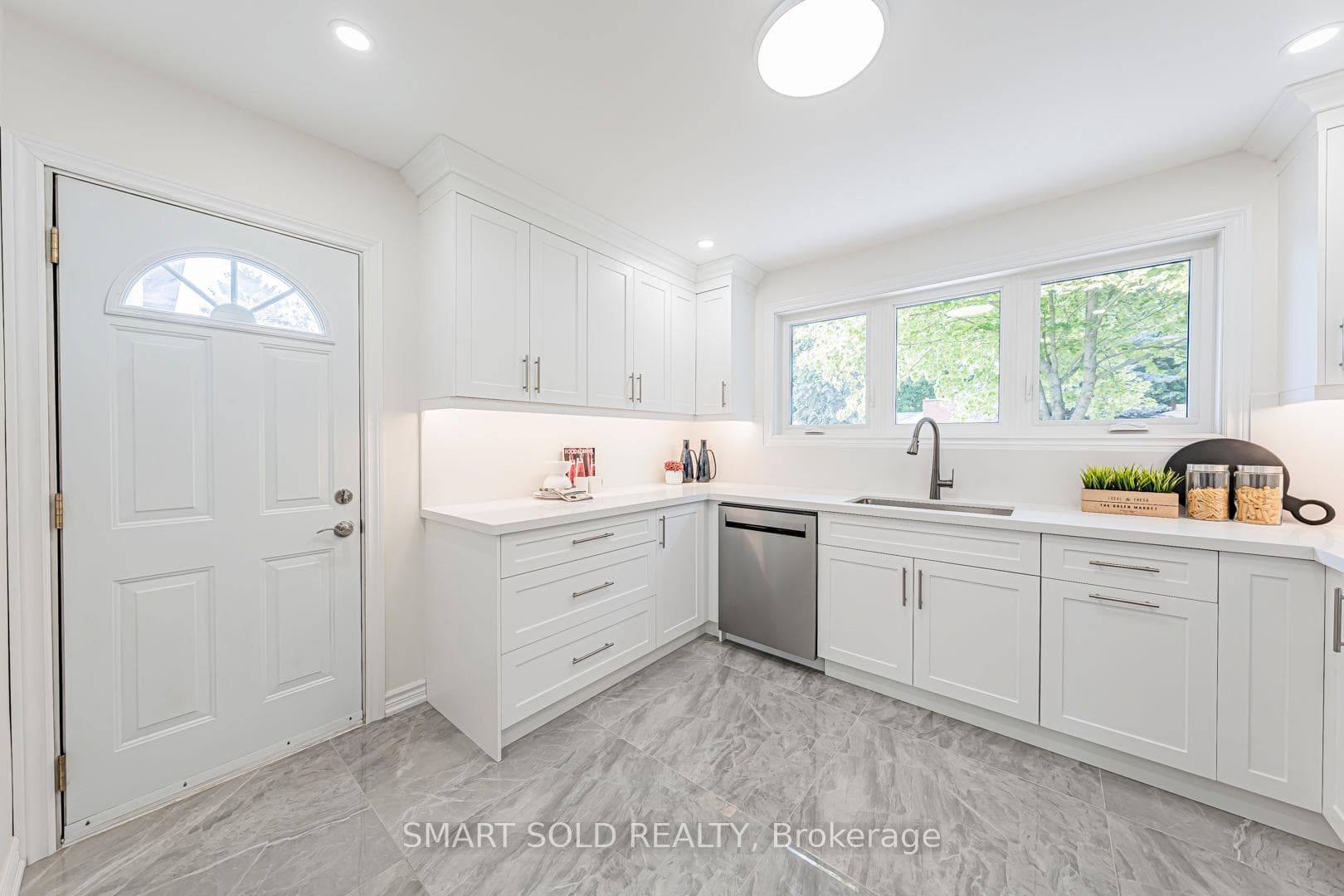 158 Park Avenue photo 25