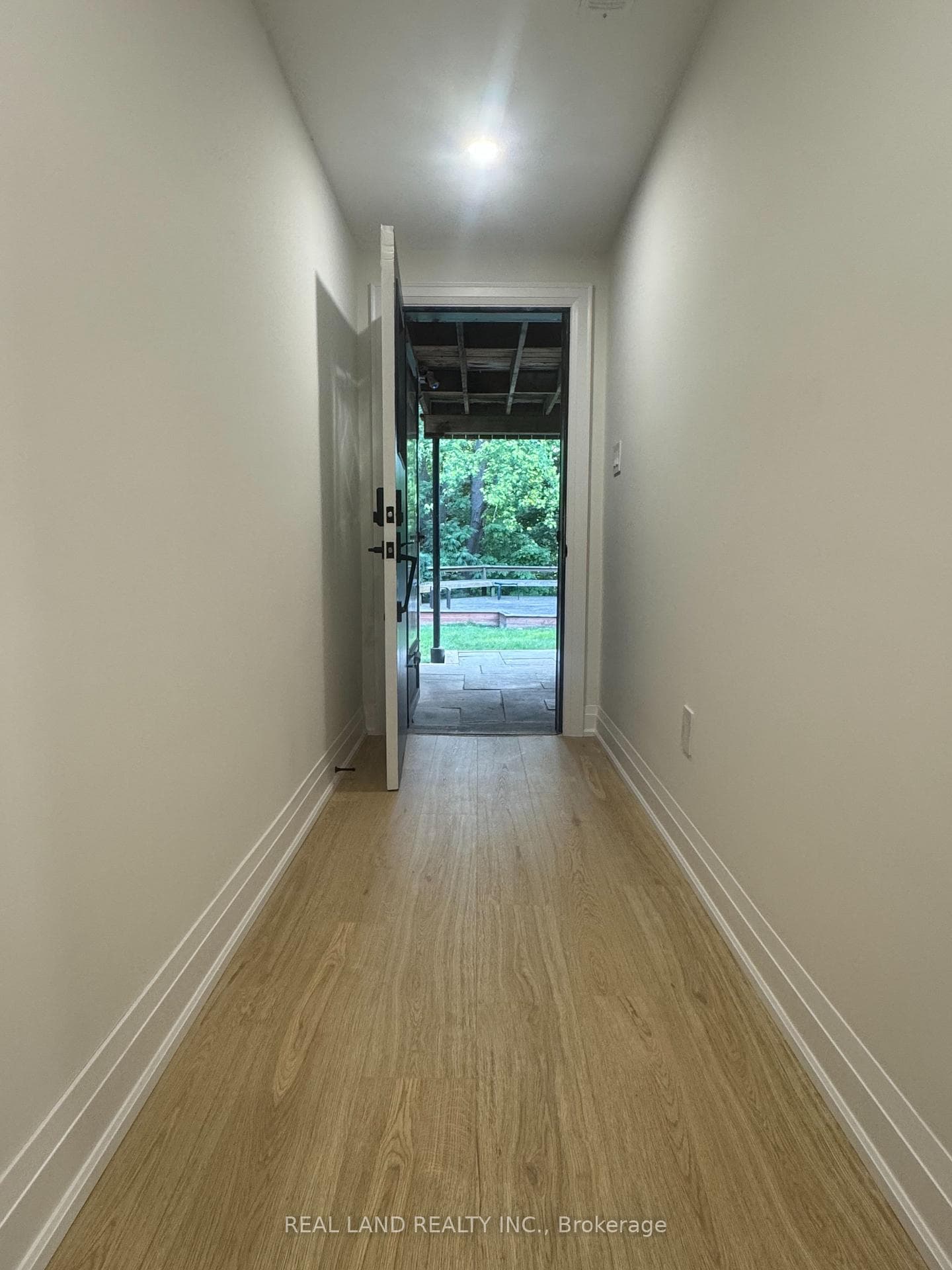 7 Warlock Crescent Unit Basement 1 photo 6