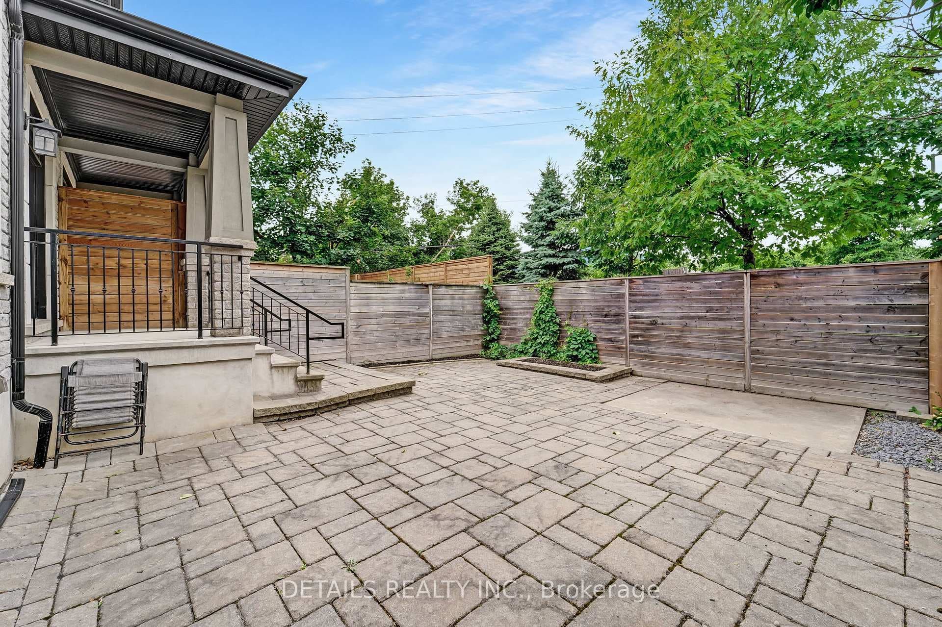 71 Eleanor Drive photo 42
