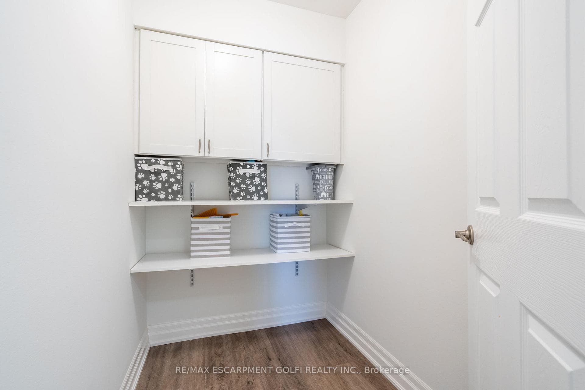 1450 Glen Abbey Gate Unit 311 photo 7