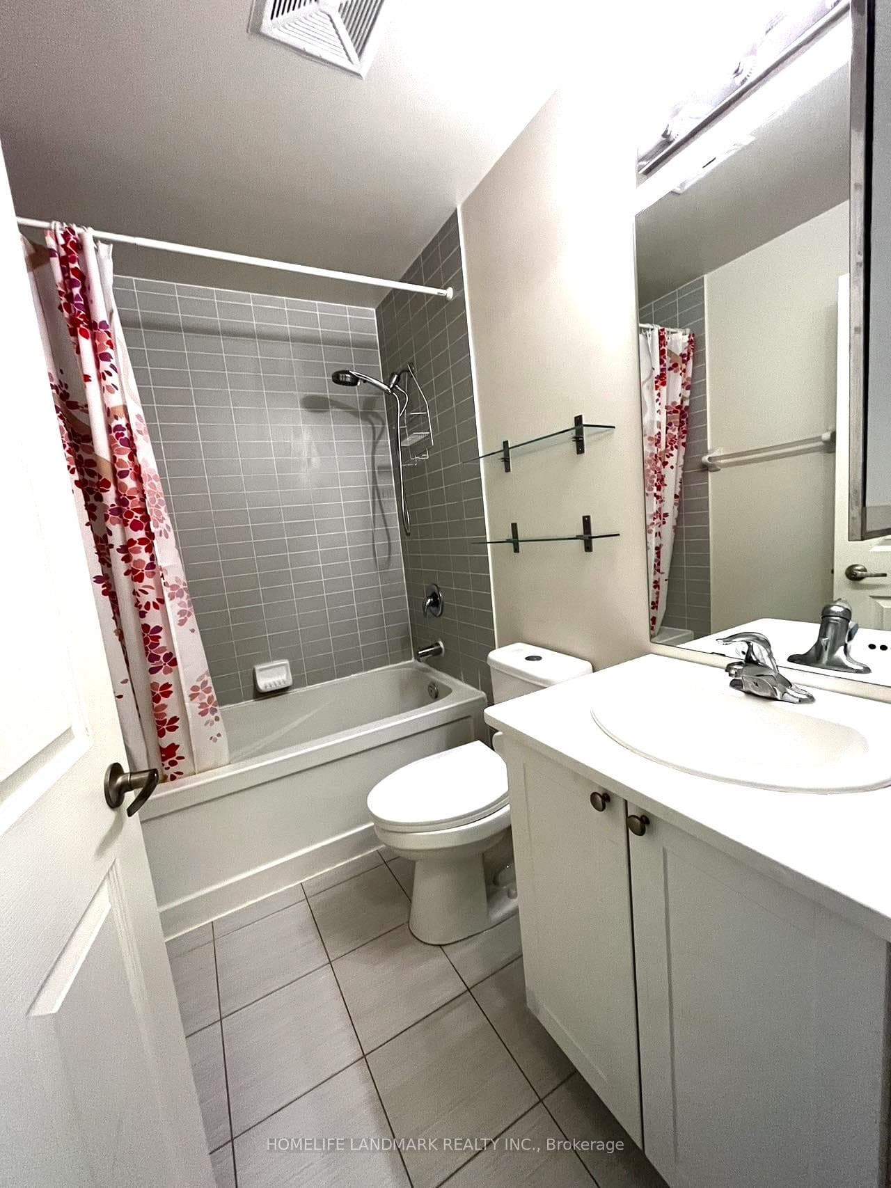 25 Lower Simcoe Street Unit 323 photo 13