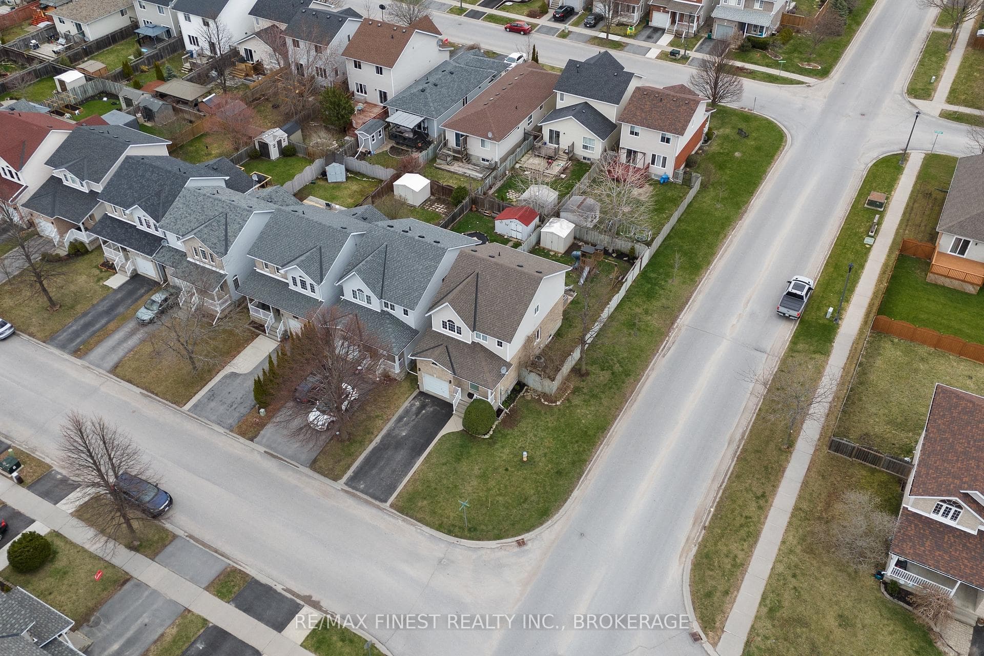 1042 Rainbow Crescent photo 41