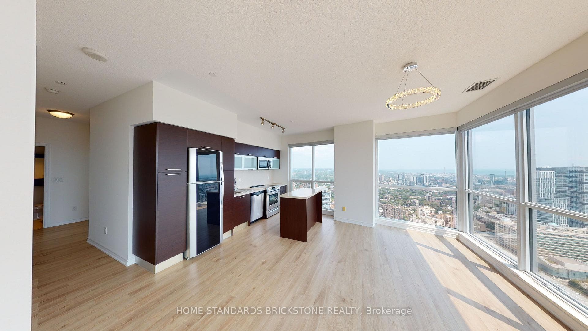 386 Yonge Street Unit 4807 photo 3