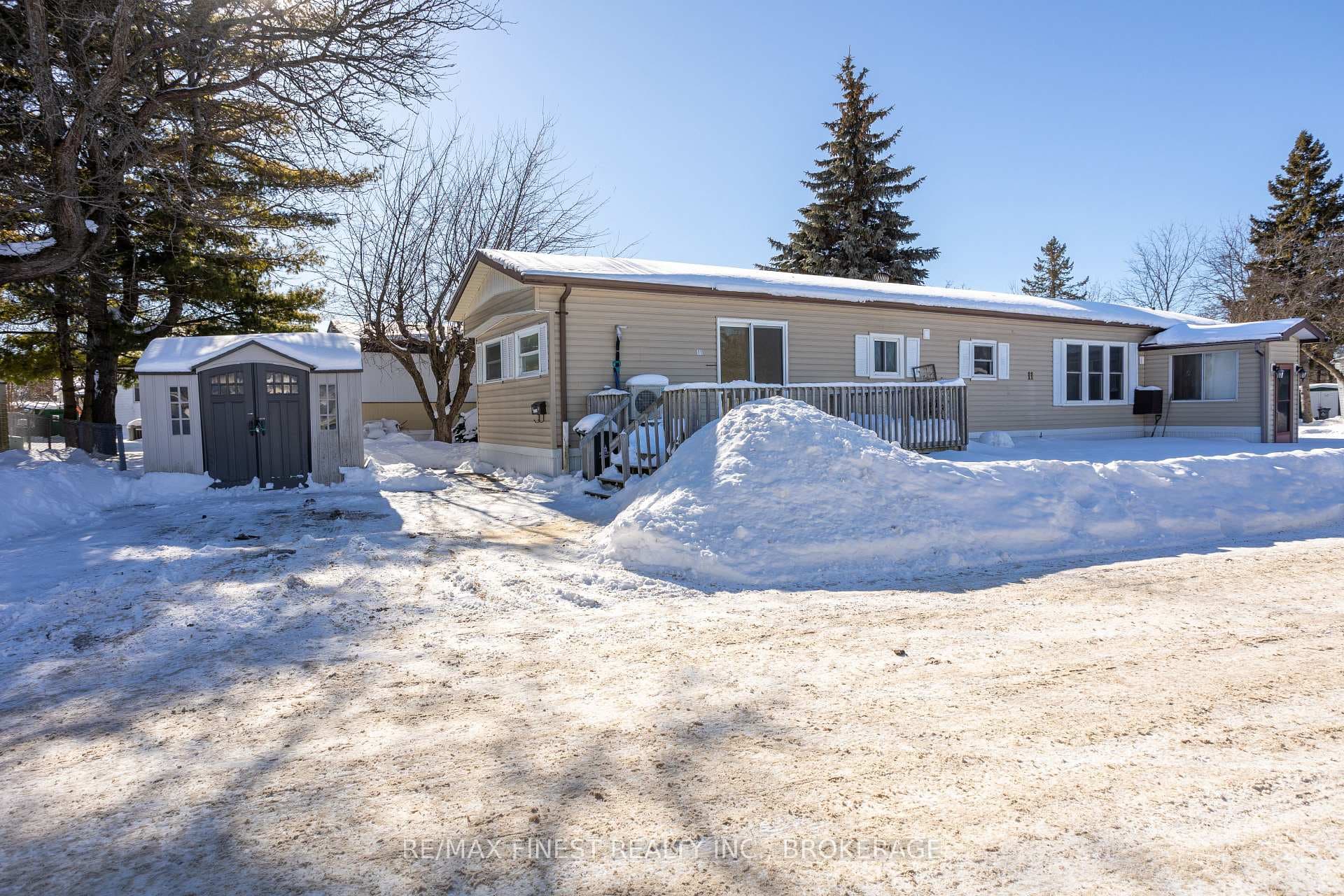 11 Powley Garden Drive photo 1