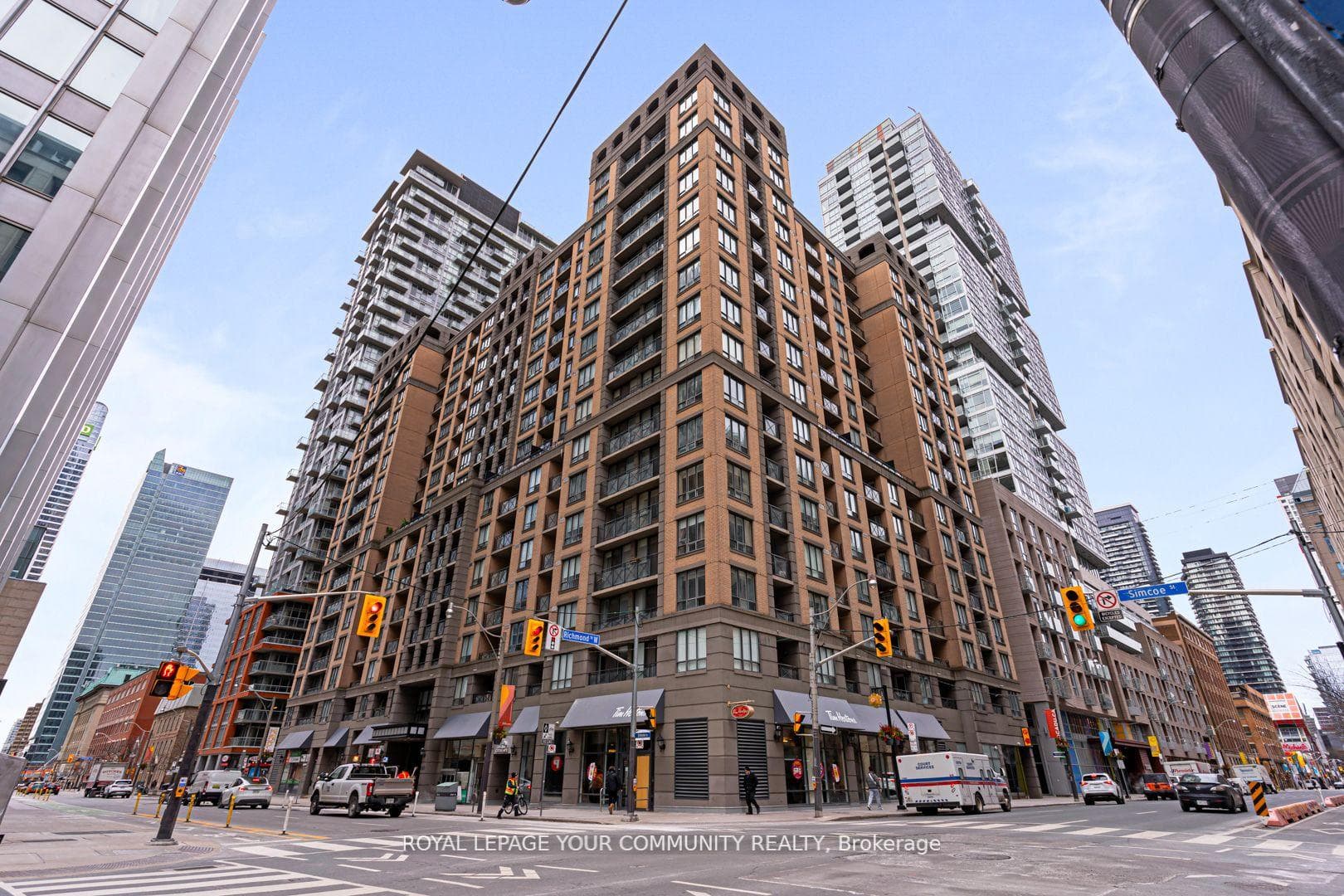 140 Simcoe Street Unit 307 photo 1