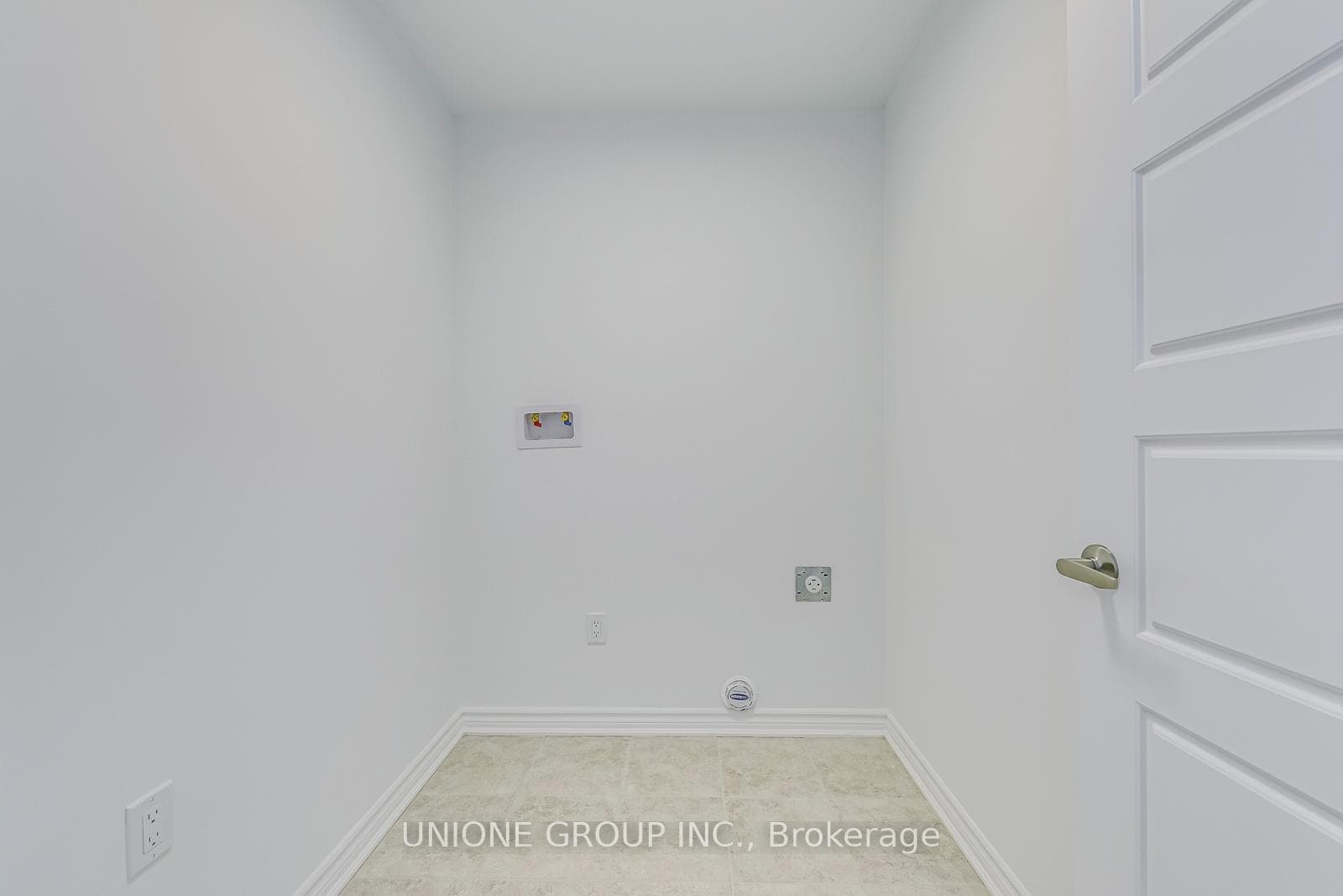 3050 Merrick Road photo 25