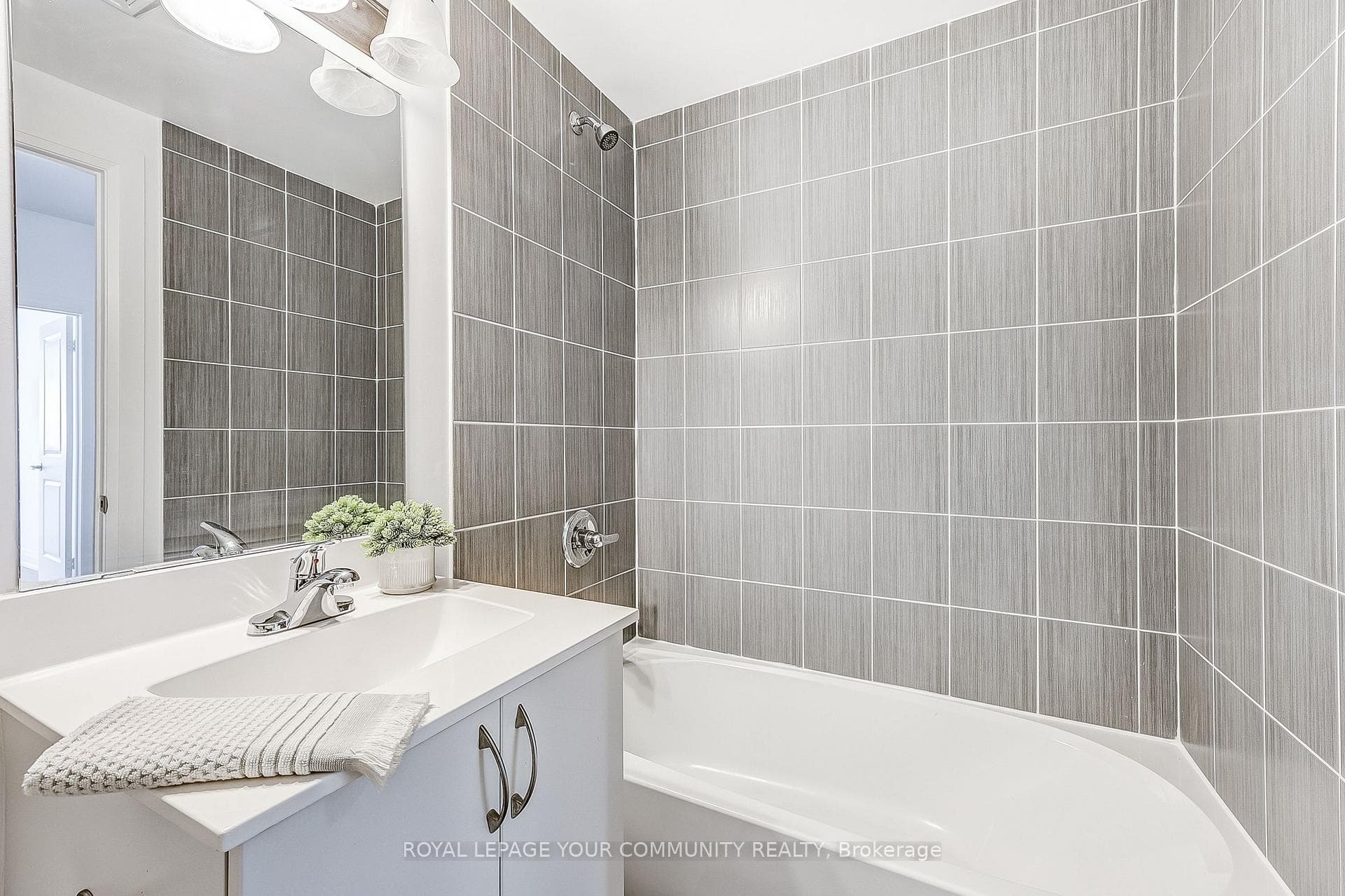 5279 Highway 7 N/A Unit B602 photo 17