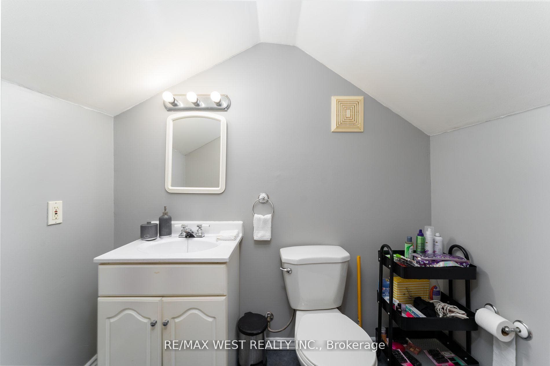 7 Bernice Crescent photo 21