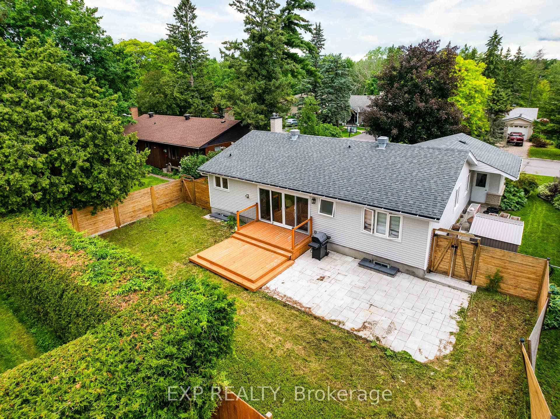 2136 Fillmore Crescent photo 45