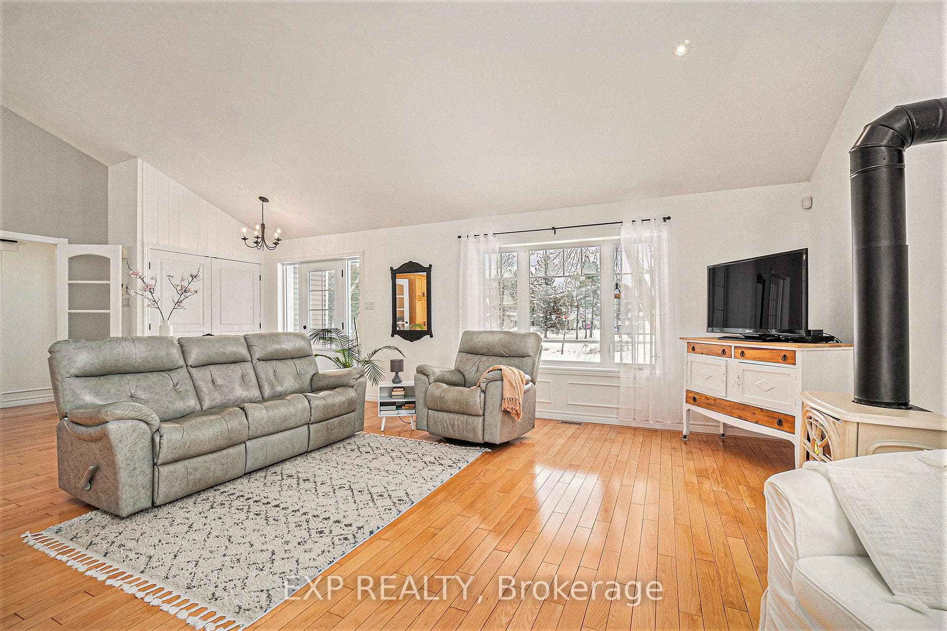 1508 St Andre Road photo 11