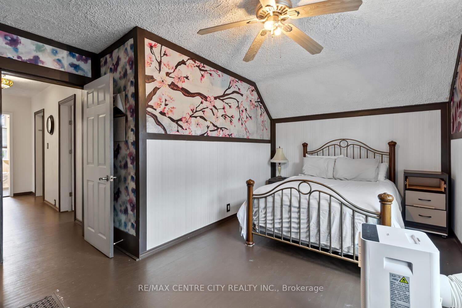 540 Quebec Street photo 17