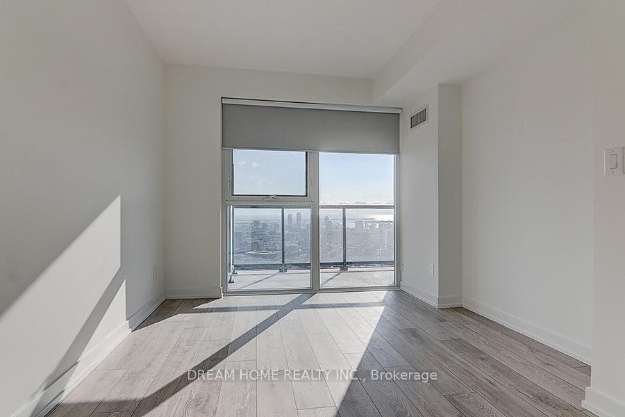 159 Wellesley Street Unit 3304 photo 18
