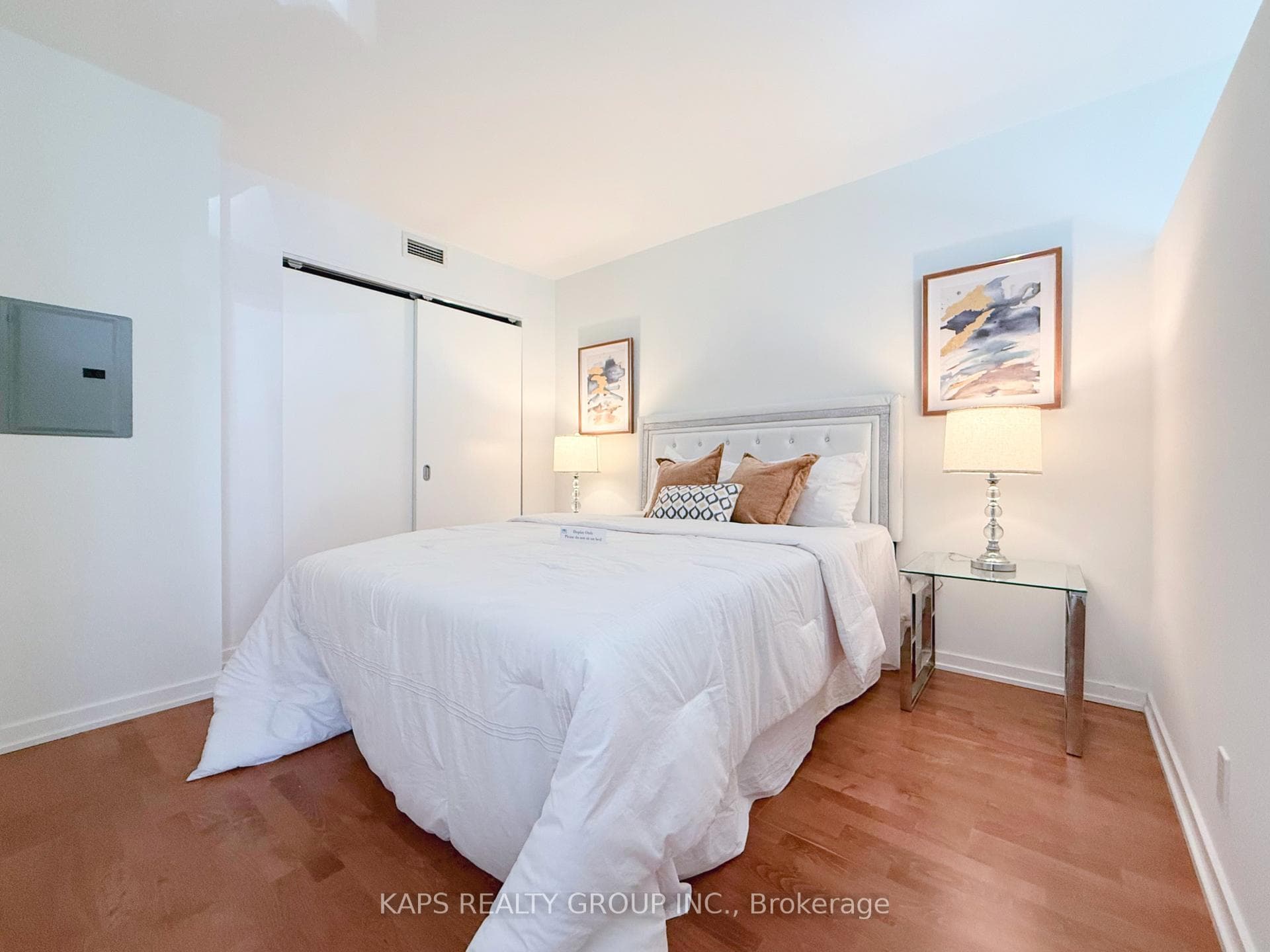 33 Lombard Street Unit 410 photo 7