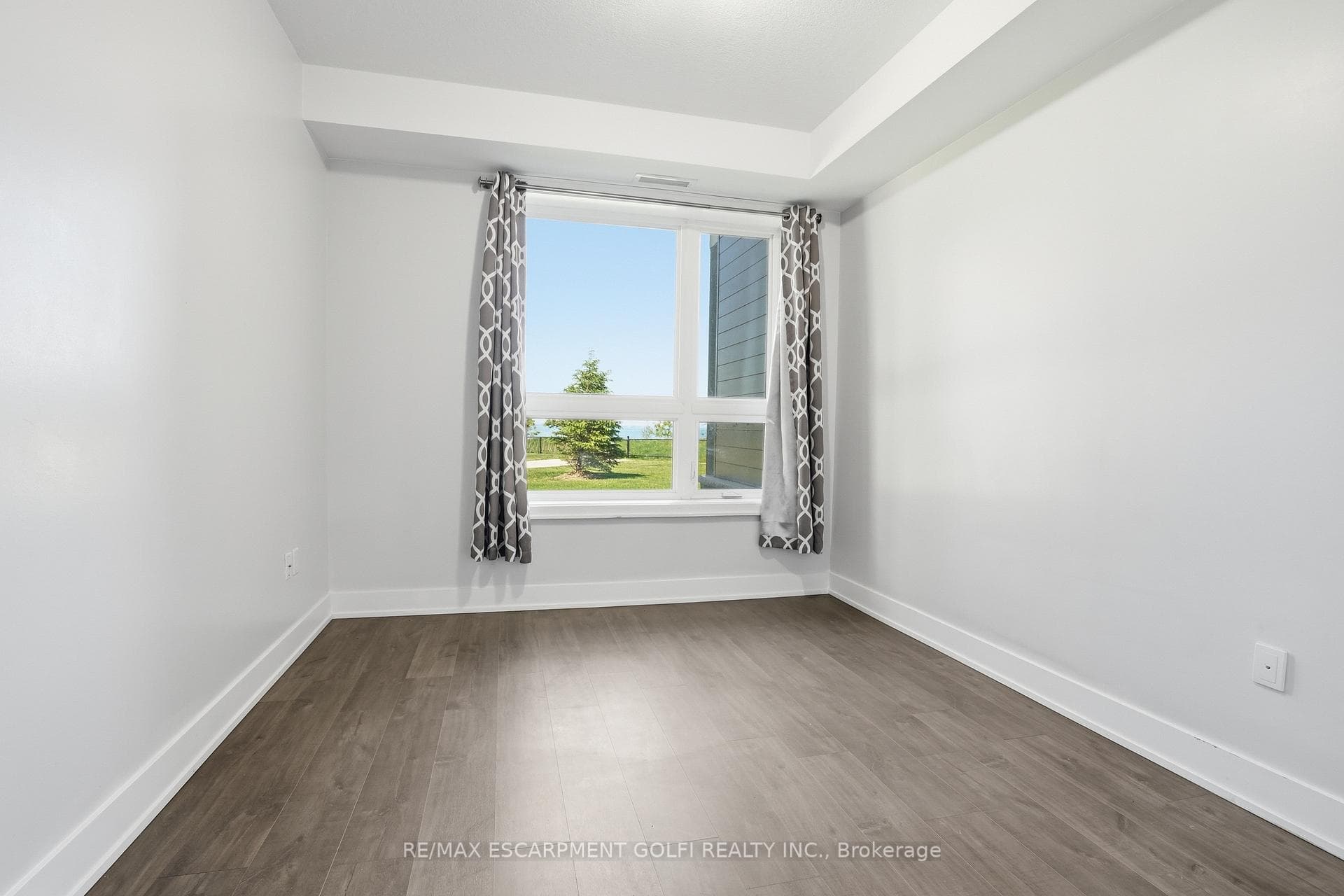 101 SHOREVIEW Place Unit 129 photo 13