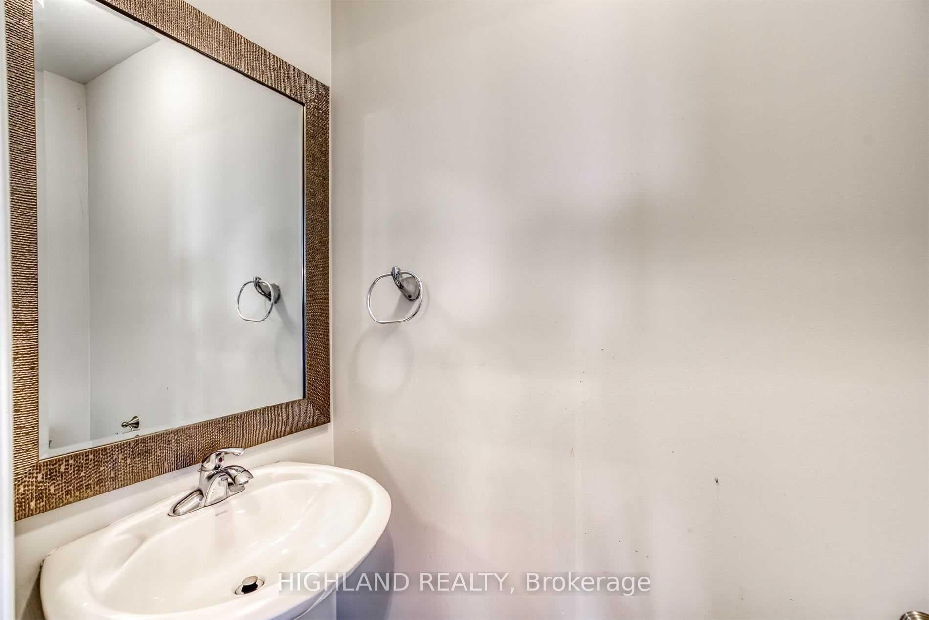 211 Burloak Drive photo 9