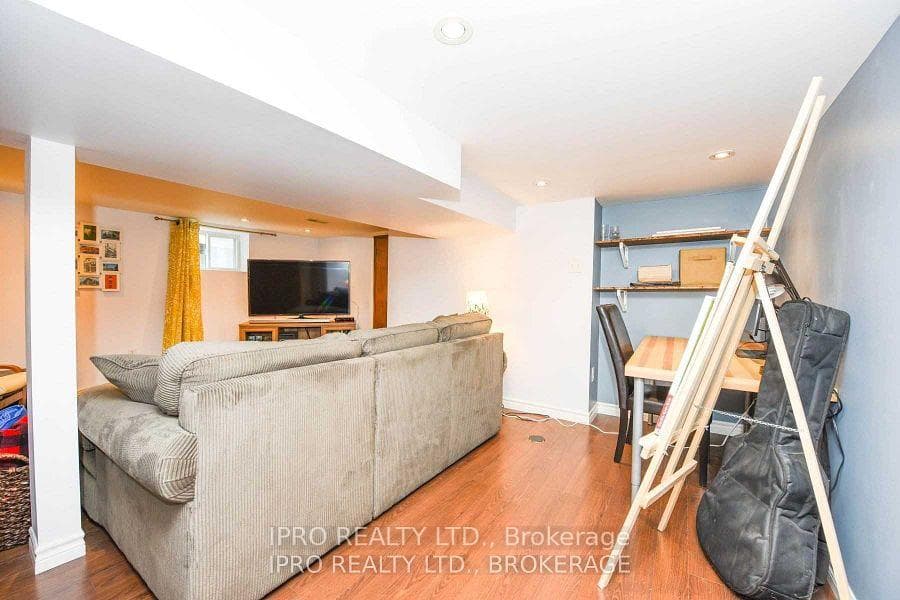 475 Lauder Avenue photo 24