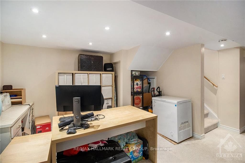 99 DAGMAR Avenue photo 16