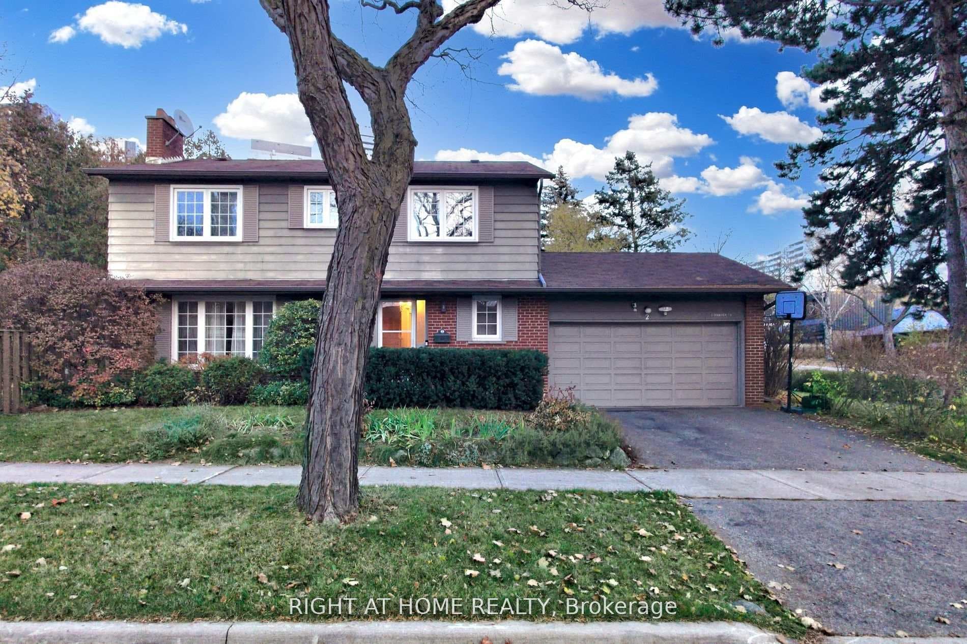 2 Farmview Crescent photo 1