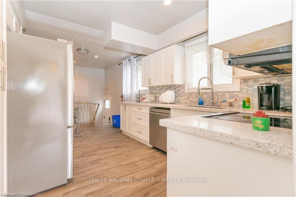 574 UPPER SHERMAN Avenue photo 4