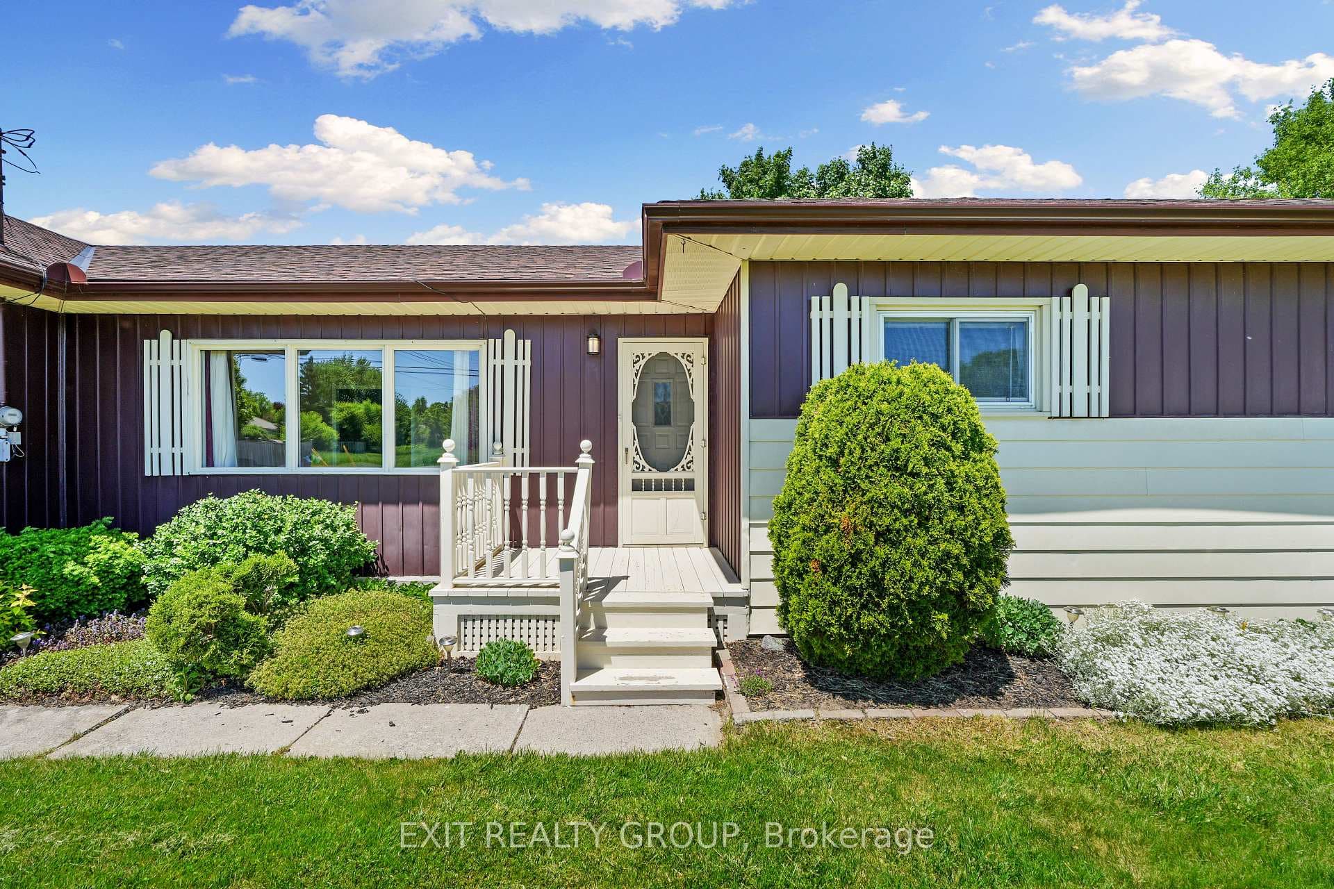 2402 Hamilton Road photo 3
