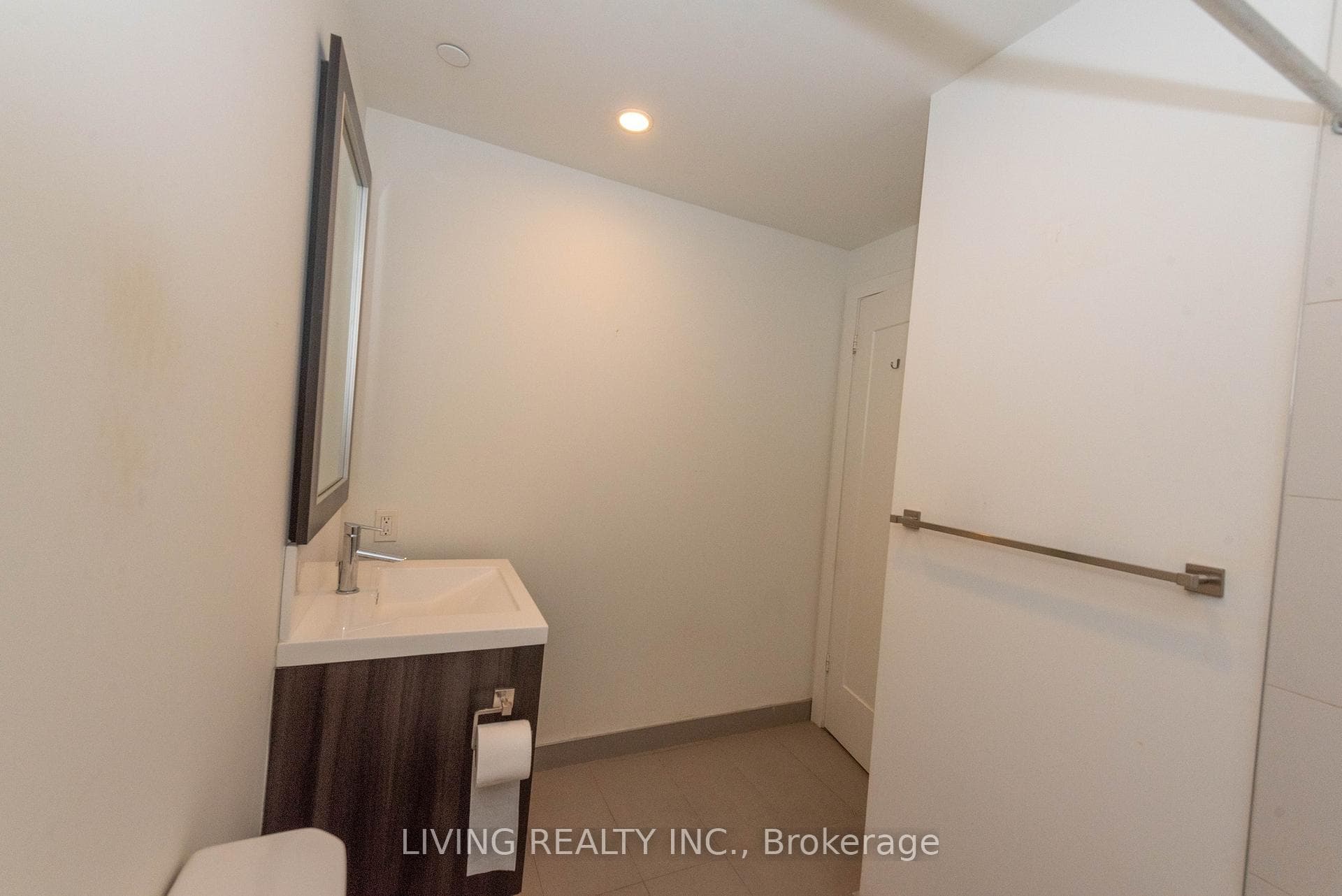 38 Cameron Street Unit 728 photo 8