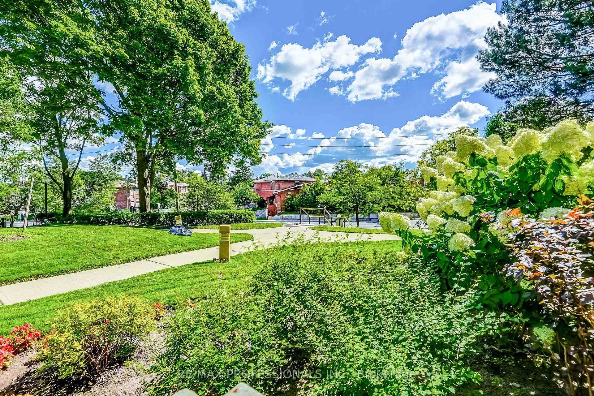 250 Scarlett Road Unit 1313 photo 31