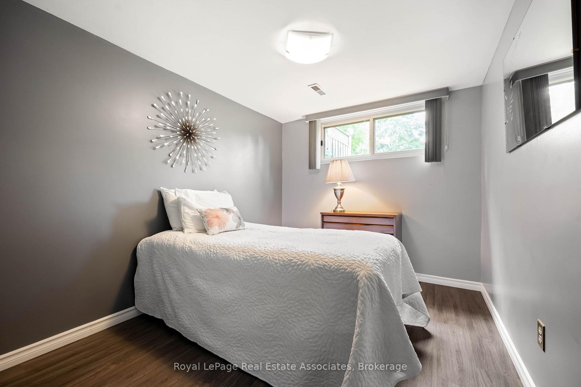 256 Archdekin Drive photo 27