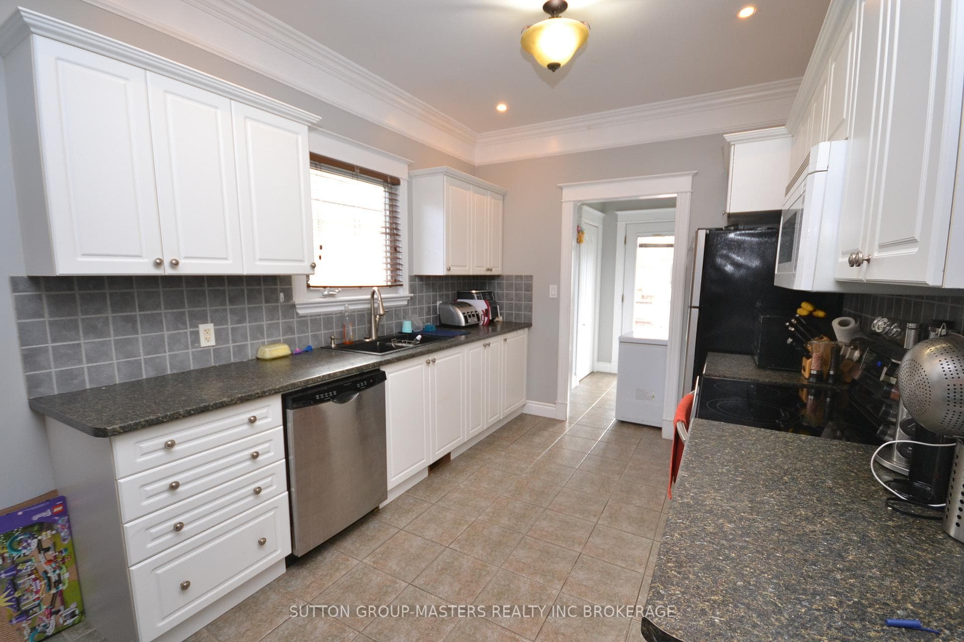 2232 Swanfield Street photo 8