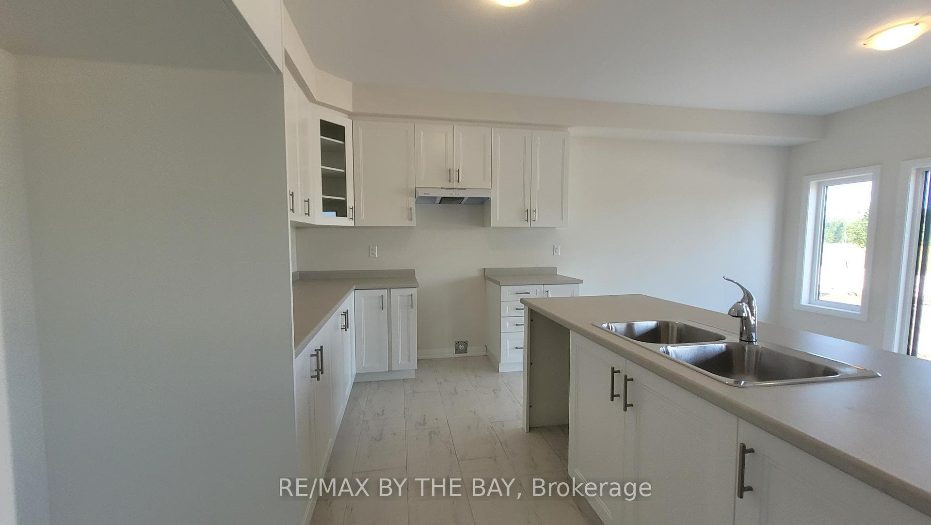 172 Union Boulevard photo 9
